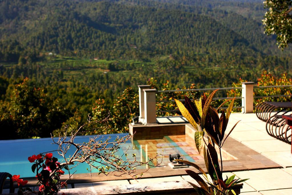 Puri Alam Bali Hotel Munduk Екстериор снимка